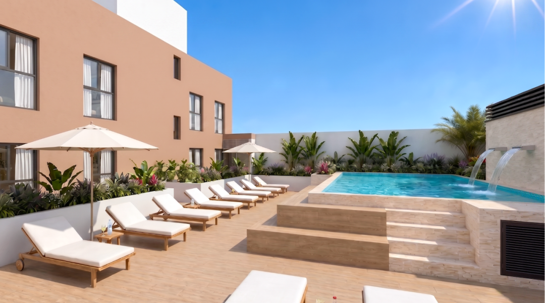 Piscina con trasera edificio